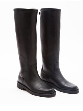 🇨🇦Roots Leather Boots- Back Zip- RARE